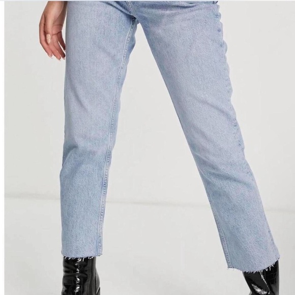 🔹 Topshop Straight leg Light Denim jeans with Distressed hem , Size: 34 - Picture 4 of 17